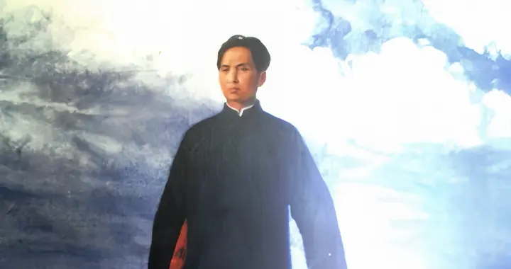 毛泽东秋收起义后跌入谷底，却用三湾改编重构溃散之军，逆风翻盘