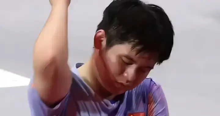 林诗栋因伤退赛，该谴责谁？及时止损养伤是王道，国乒轮休保健康