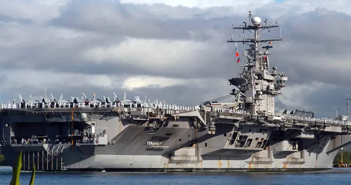 林肯号成为了伊朗海上活靶，一夜成为了笑话，美国忽视了最关键的