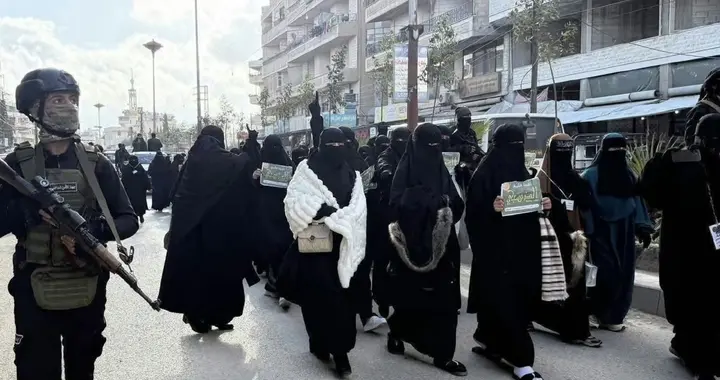 戴起来容易，想摘了就难了