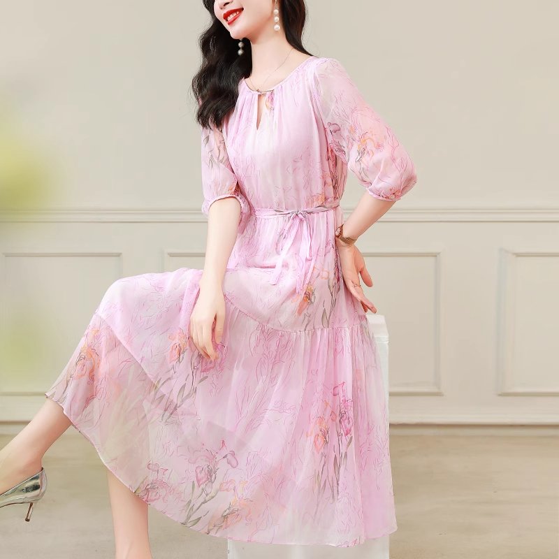 🌺真丝轻拂，春日繁花梦👗