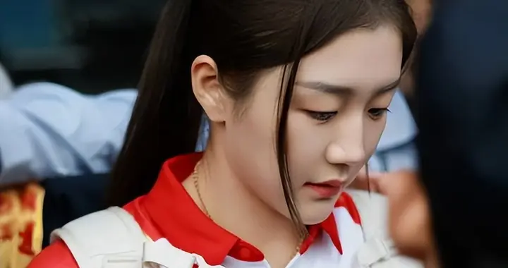 谁才是 “国乒第一美女”？陈梦身材饱满，钱天一颜值出众灵动亮眼