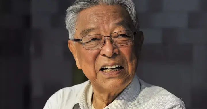 “红塔山烟王”褚时健：71岁被判无期，85岁成哀牢山橙王身价上亿