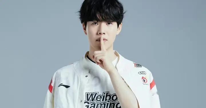 LPL首支银河战舰陨落！TheShy现场督战破防，IG承认Bin是最强上单