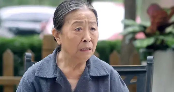 如何更好地与独居老人进行沟通和交流？这9个技巧，3个核心是关键