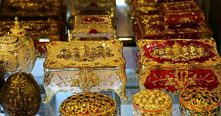 伊朗再升血旗，是否预示全面战争？回顾前几次挂旗真相