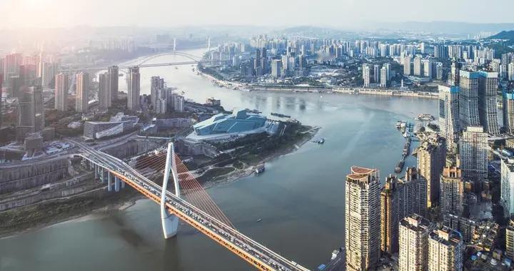 重庆终于降温了，气温8~13℃，7天阴雨霸屏，出门注意带雨伞。