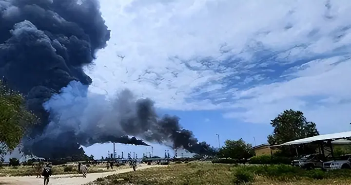 波斯湾突发！美伊停火刚落定，阿联酋突袭伊朗核心炼油设施