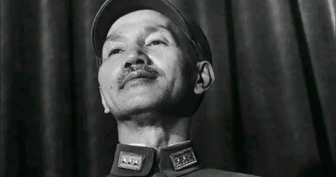 1938年，国军12个师围不住2万日军，蒋介石暴怒：将龙慕韩处决！