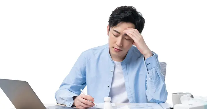 一紧张就手抖还头痛？别不当回事，可能是焦虑症在提醒你