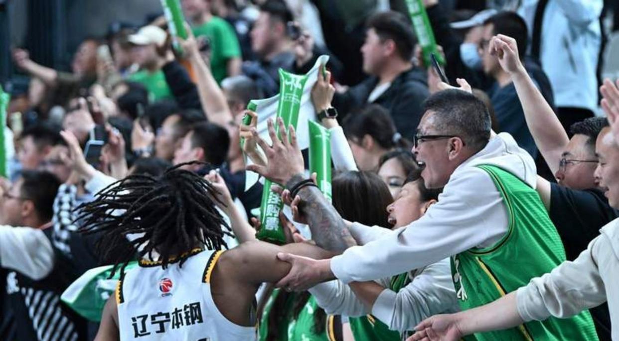 今年辽宁男篮引援运作创近五年新高，签约凯勒爱德华兹最对症下药，积极补强...