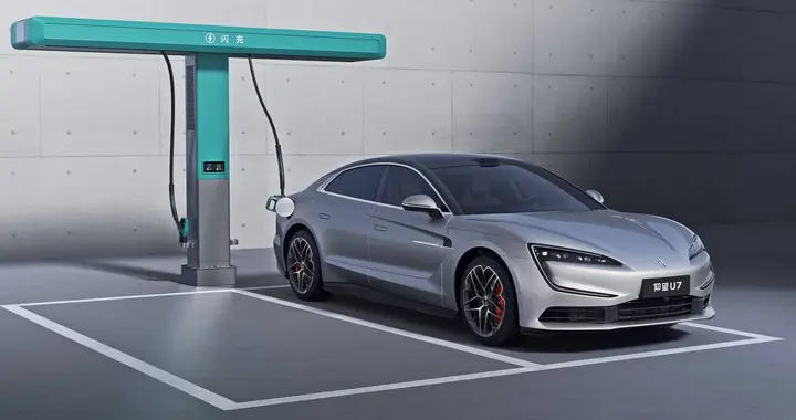 仰望2026款旗舰矩阵联袂上市，重塑高端出行体验