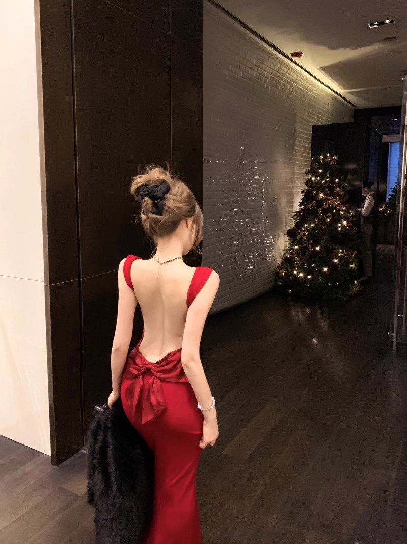 性感红色蝴蝶结吊带连衣裙女春季过年高级感