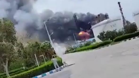 娜娜笔下的世界：突发！阿联酋不宣而战，大