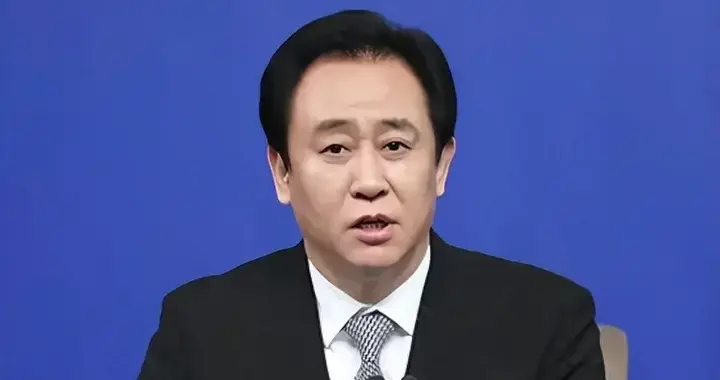 恒大老板倒台后，恒大歌舞团长白珊珊近照曝光，已嫁富豪生活滋润