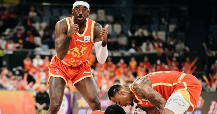 CBA 夜战 8 场爆冷！劳森力压群雄，今天威金顿韦瑟斯庞能否掀翻王座