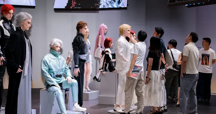 情感大模型重新定义人形机器人，优必选超仿生机器人首发订单破万