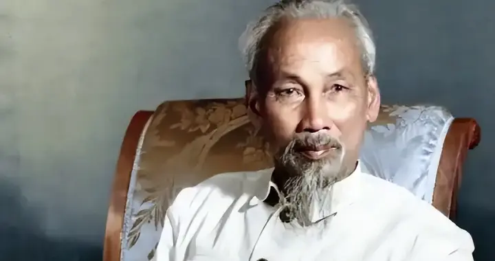 胡志明终身未娶，越南人为何仍称他“胡伯伯”？背后真相令人动容