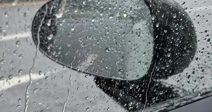 为什么后视镜没有雨刮器？雨天开车看不清怎么办？