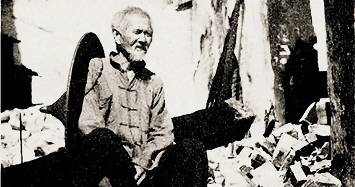 一个老人哭诉：伪军比日本人可恨，害自己人从不留余地