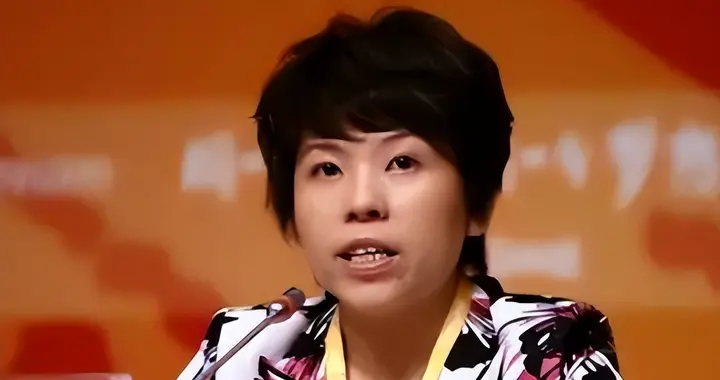 涉贪腐被带走、败光20亿、移民改国籍，邓亚萍身上的谣言太离谱