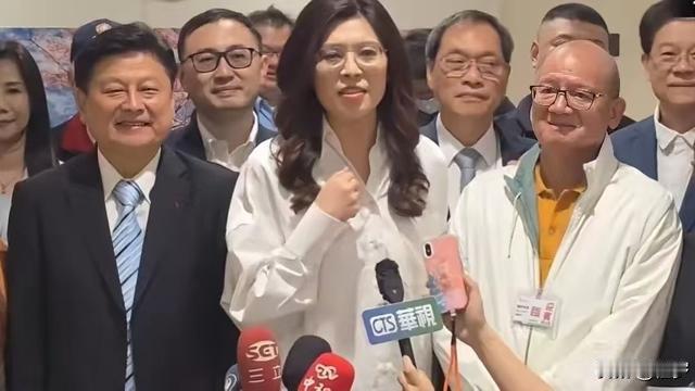 往岁：国民党主席郑丽文今（12日）下午1