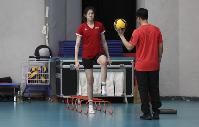 李盈莹加盟加拉塔萨雷这事基本黄了 ，她出去打球应该是下周期的事