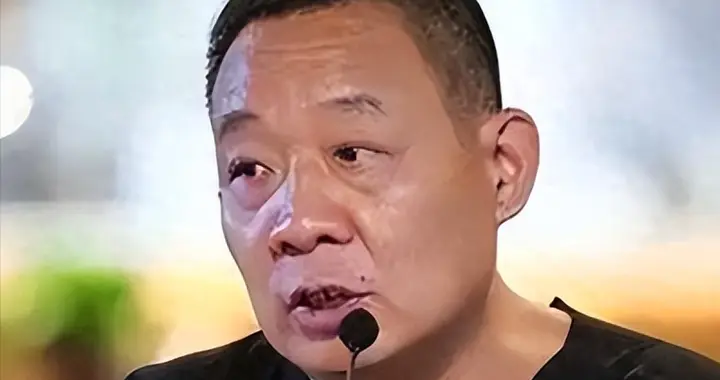于东来翻车！专门清理资深老员工，真实目的曝光，全是精明算计