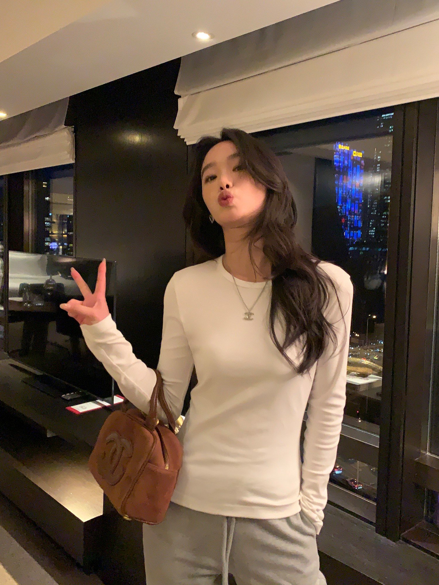 pusumede 黑色针织长袖t恤女