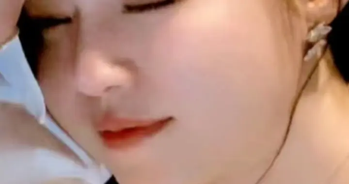 陈妍希侧脸美出圈，却被网友戏称“饺子大王”？这波操作太有梗了