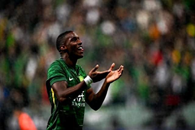 基莱斯双响法比奥头球 国安2比2扳平津门虎