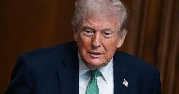 登上飞机前，高市拒绝美国，特朗普急了：不要求行动表个态也行