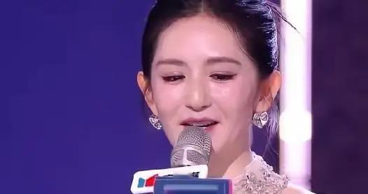 谢娜要开演唱会引群嘲！口碑崩塌无代表作，是追梦还是自取其辱？