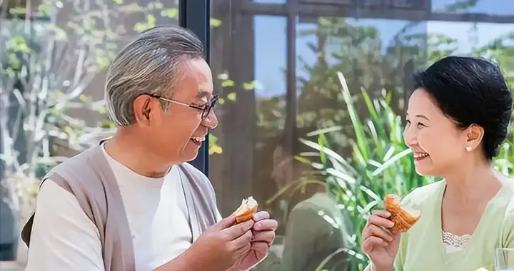 专家表示：老人若长时间不吃甜食，不出一段时间，身体或有5改善