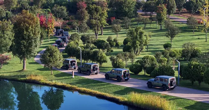 国庆“反向”出游：212越野车带您玩转喀斯特与戈壁