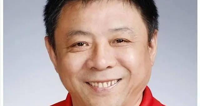 曾是女乒主帅，与王楠老死不相往来，今定居北京，女儿成国乒劲敌