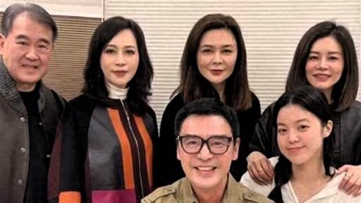 一品居：中国香港明星，钟镇涛庆祝七十一大