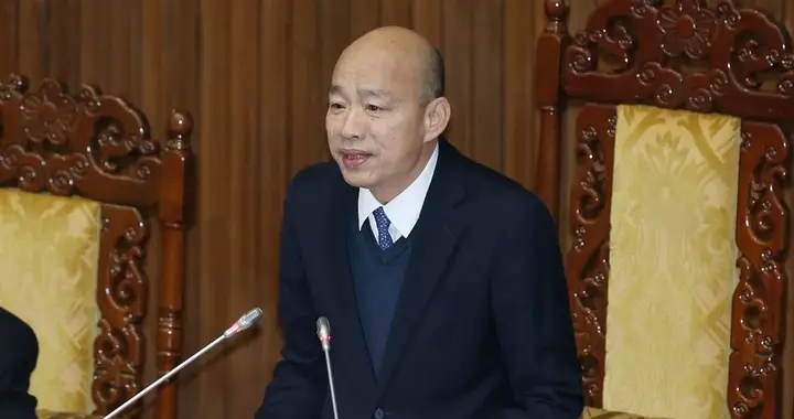 炮轰傅崐萁，韩国瑜首次回应，邱毅一针见血，卢秀燕打电话劝和？