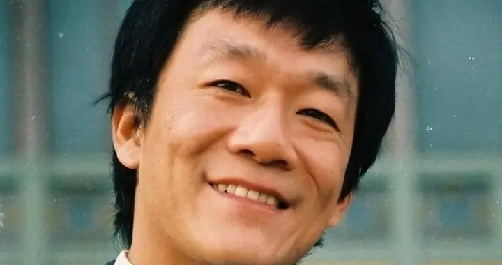 相声大师侯耀文：他把小20岁娇妻托付师侄，最终却被“横刀夺爱”