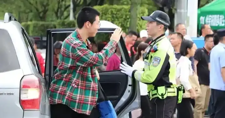 劳斯莱斯护考、地铁免费、交警全程护航！福州全城助力高考
