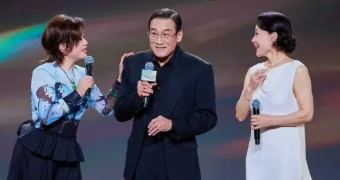 40年后,“何翠姑”与“赵小花”“咸丰”同框,观众直呼“爷青回”