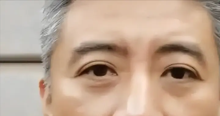 人狂必有祸，51岁周炜满头白发 收徒惹争议，如今的下场怪不了别人