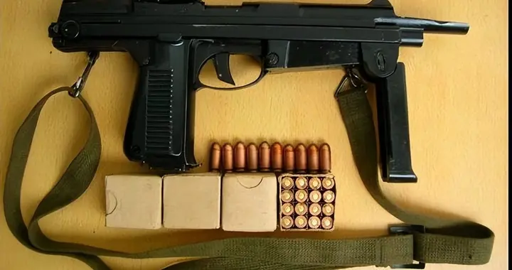 82式冲锋枪，一场“抄作业”失败的军工试验