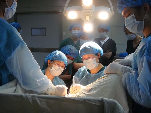 下面都被男医生看光了，婚姻该怎么维系下去？