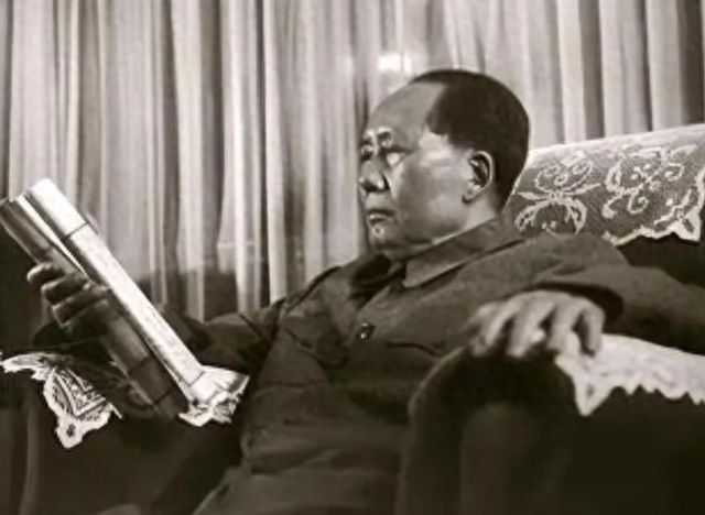 1954年，毛主席突然接到佤族头人们的信：若不要我们，请回信告知