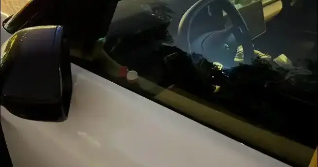 ​几十万的蔚来突然打不开门车主罚站撕开智能汽车信任危机