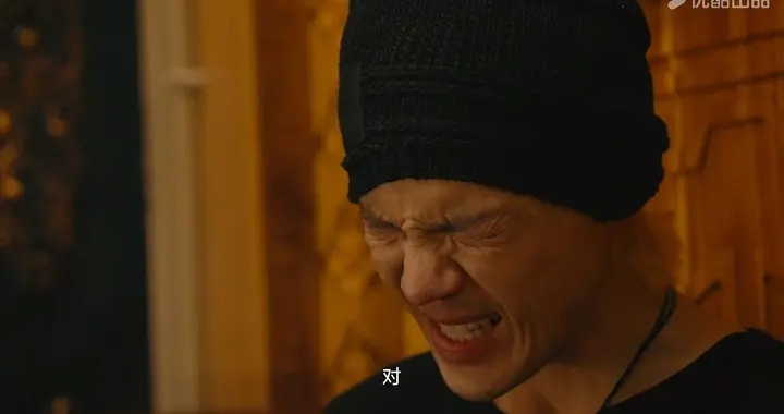 向佐镜头前落泪直言娱乐圈复杂，丁真犀利回应：扛不住就别干！