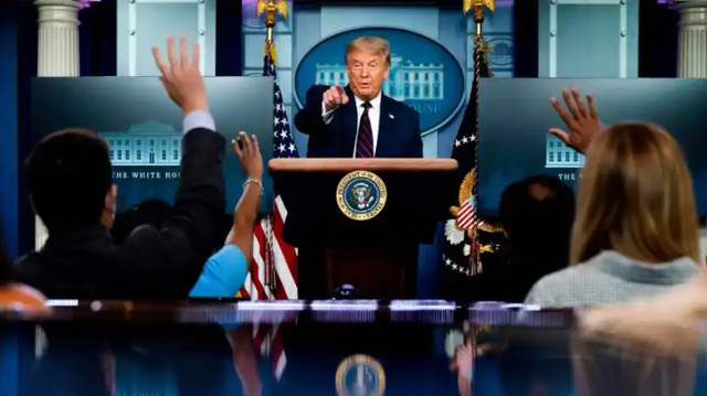 特朗普没想到！中方奉陪到底，对美加税50%后，欧盟紧跟其后加25％，美...