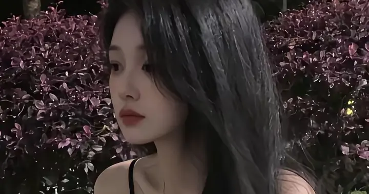 看起来清冷难接近，内心藏着不为人知温柔