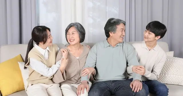 马年春节新风潮，反向团圆爆火，接父母进城过年太好哭